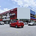 Spot On 90463 Hotel Bintang Kajang